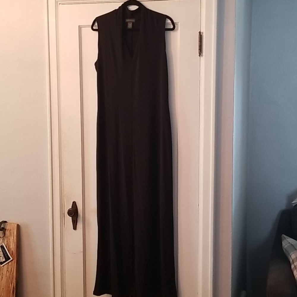 sleeveless maxi dress